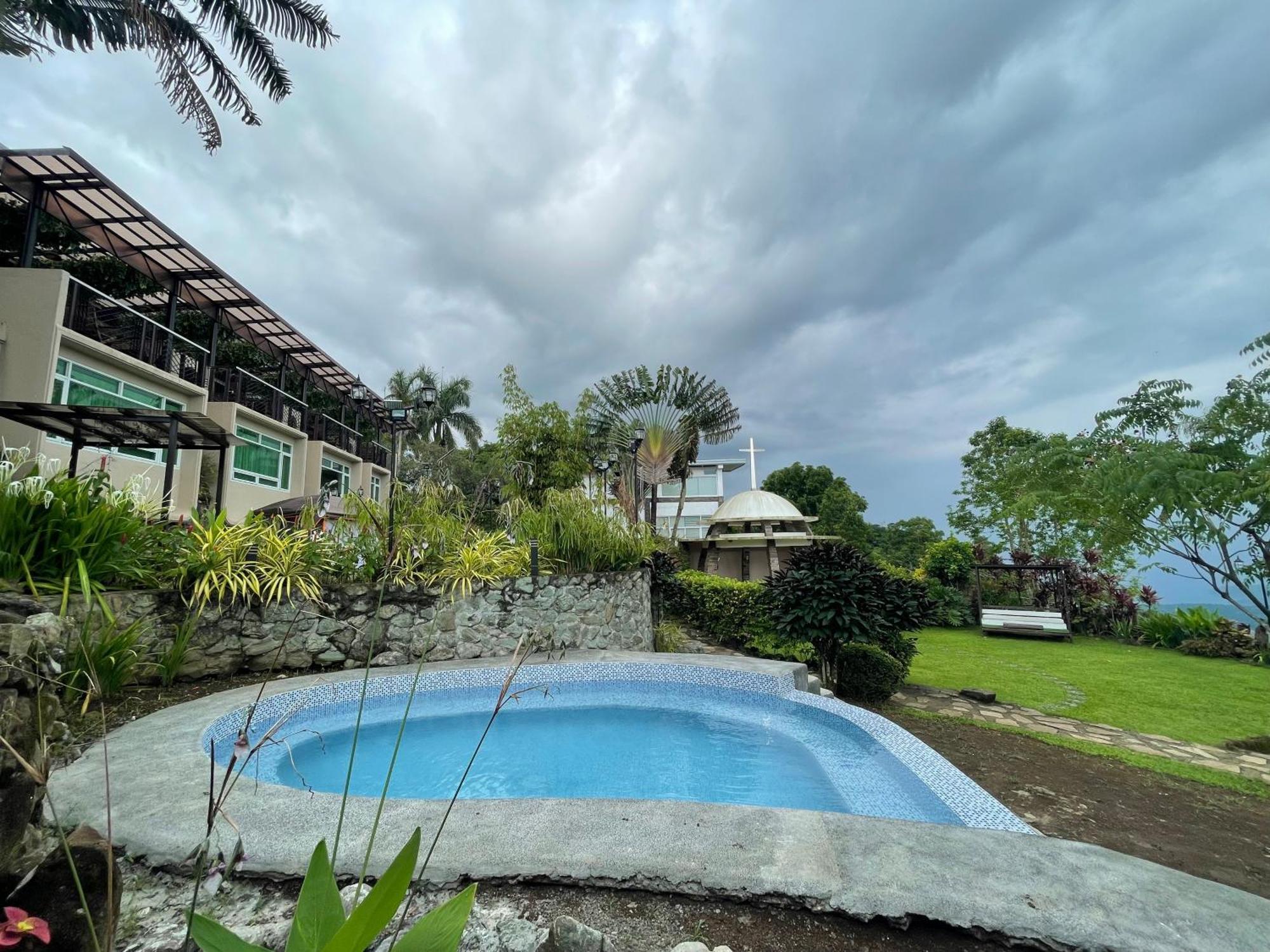 The Lakeview Suites Tagaytay City Εξωτερικό φωτογραφία
