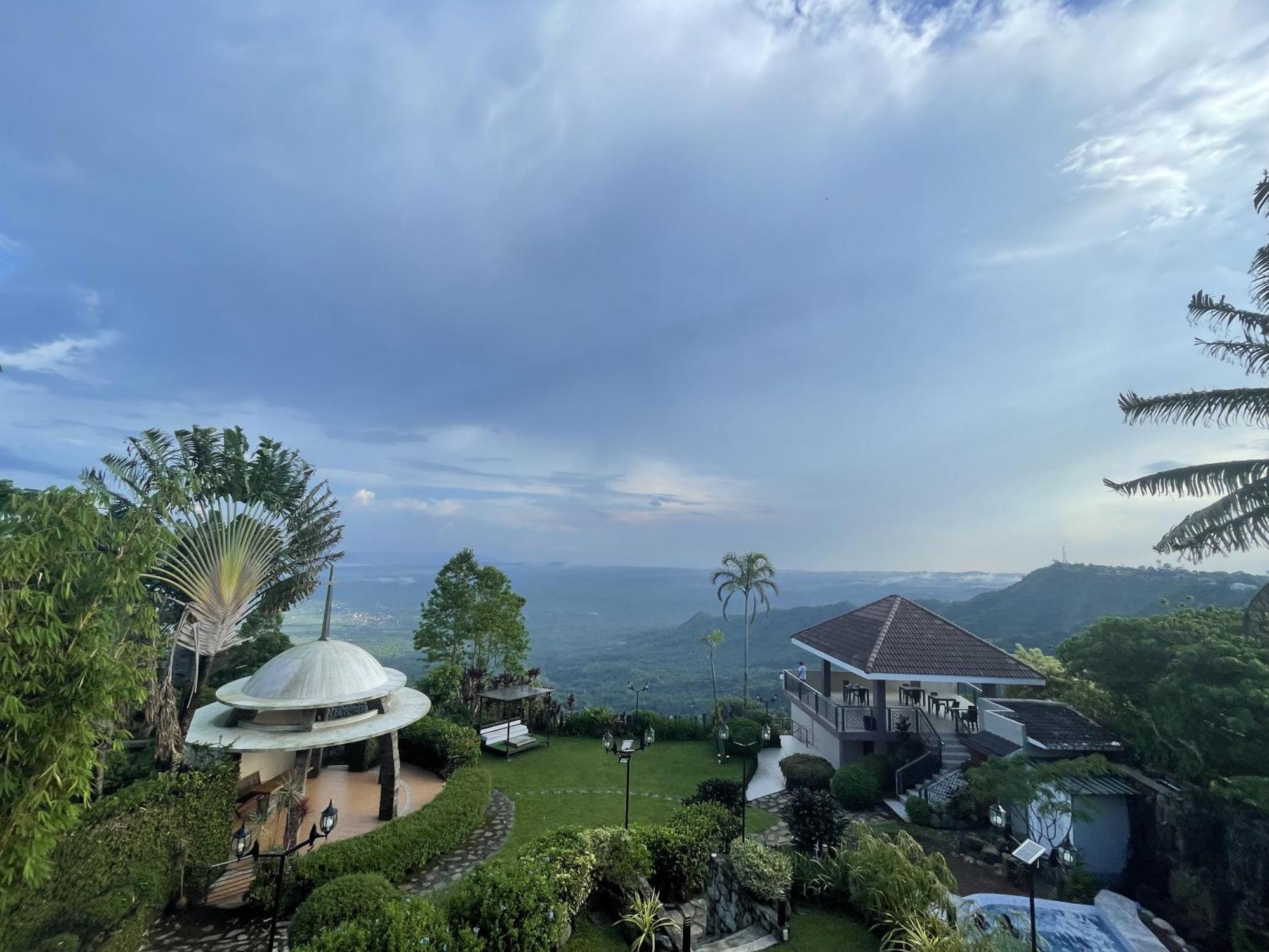 The Lakeview Suites Tagaytay City Εξωτερικό φωτογραφία